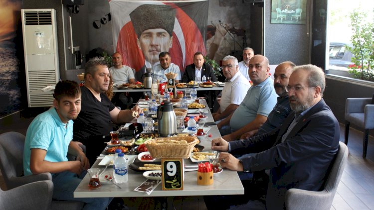 Muhalefet partilerinin Nizip ilçe başkanları kahvaltıda buluştu