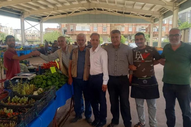 Semt Pazarında bayram mesaisi