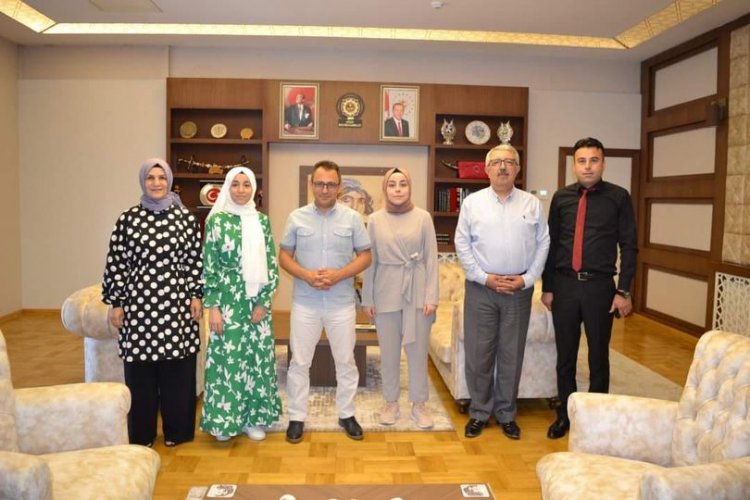 YKS Nizip Birincileri Kaymakam Çağlar'a Ziyaret YKS Nizip Birincileri Kaymakam Çağlar'a Ziyaret