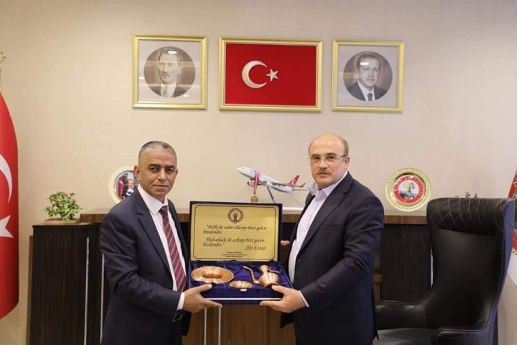 Özcan’dan Belediye Başkanı Sarı’ya ziyaret Özcan’dan Belediye Başkanı Sarı’ya ziyaret