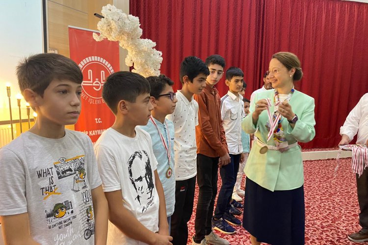 Nizip'te  Yaz Kur'an Kursları Kapanış Programı 