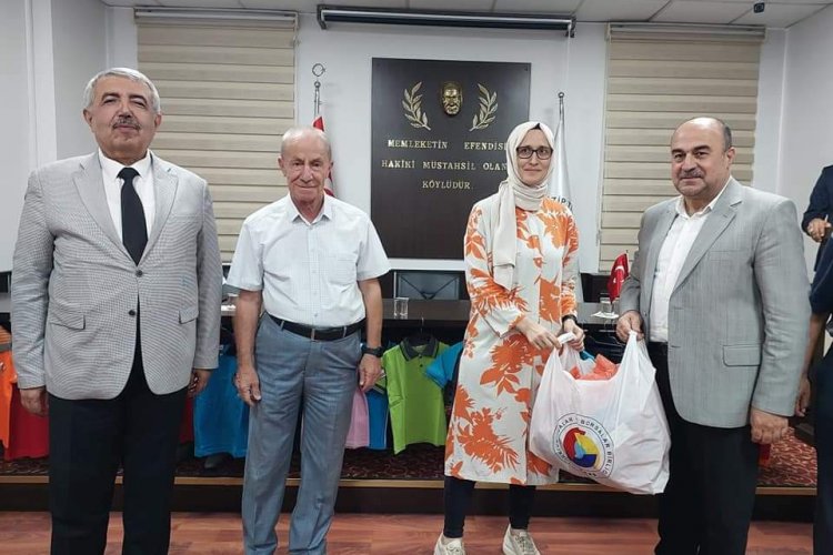 Nizip ticaret borsasindan öğrencilere kiyafet desteği*