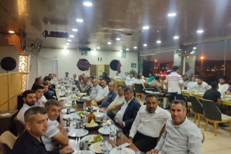 Nizip Ticaret Odası meclis üyesi adaylarından dayanışma ve istişare yemeği Nizip Ticaret Odası meclis üyesi adaylarından dayanışma ve istişare yemeği