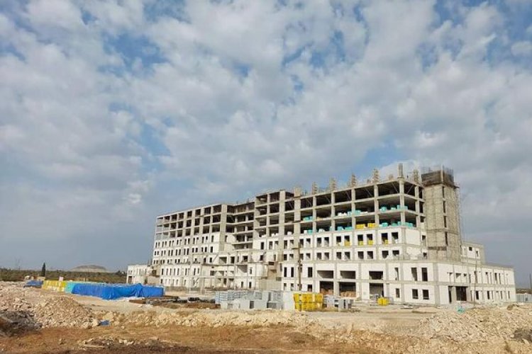 Nizip Devlet Hastanesi inşaatı sürüyor Nizip Devlet Hastanesi inşaatı sürüyor