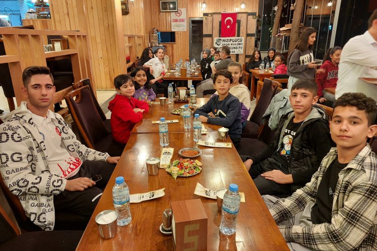 Wushu Kung Fu Balkan Şampiyonlarının Onuruna Yemek Wushu Kung Fu Balkan Şampiyonlarının Onuruna Yemek