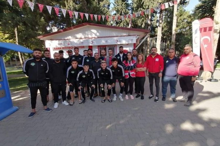 Nizip Spor'dan 'Kan ver can ver' kampanyasına destek Nizip Spor'dan 'Kan ver can ver' kampanyasına destek
