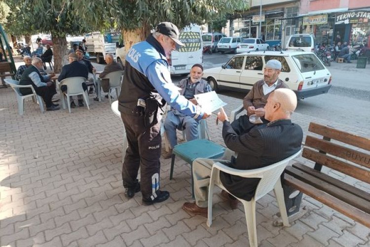 Nizip polisi hırsızlık olaylarına karşı vatandaşları bilgilendirdi Nizip polisi hırsızlık olaylarına karşı vatandaşları bilgilendirdi
