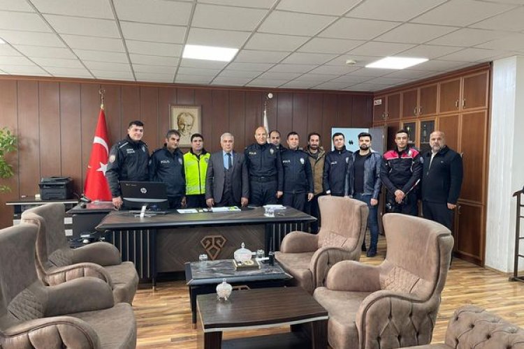 Nizip İlçe Emniyet Müdürlüğünde Devir Teslim Nizip İlçe Emniyet Müdürlüğünde Devir Teslim