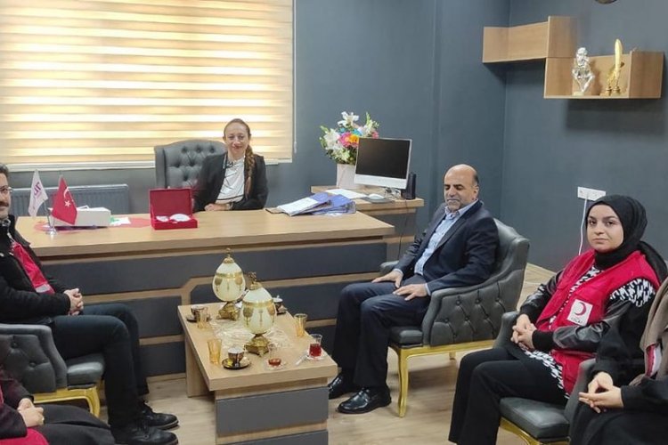 Kızılay Nizip Şubesi'nden Nizip Uğur Okulları'na Anlamlı Ziyaret! Kızılay Nizip Şubesi'nden Nizip Uğur Okulları'na Anlamlı Ziyaret!