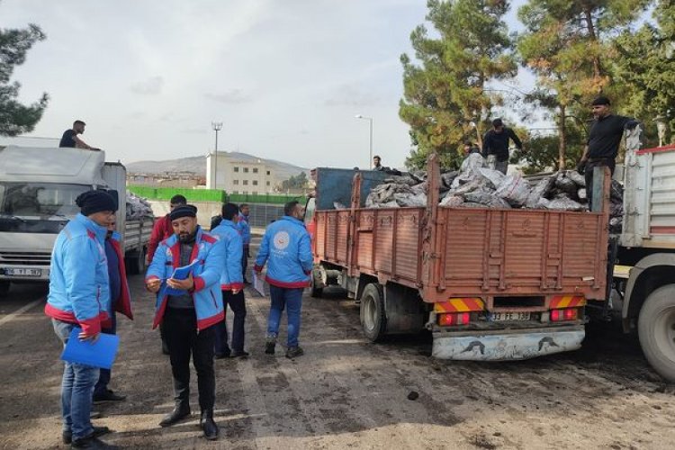 Nizip'te Kömür Dağıtımı Sürüyor