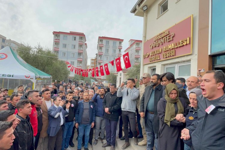 Silah arkadaşları Şehit Teğmen İçin Harbiye Marşı'yla söylediler Silah arkadaşları Şehit Teğmen İçin Harbiye Marşı'yla söylediler