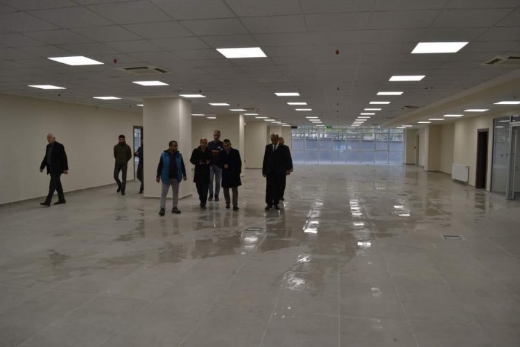 Kaymakam Çağlar Kültür Merkezinde İncelemelerde Bulundu Kaymakam Çağlar Kültür Merkezinde İncelemelerde Bulundu