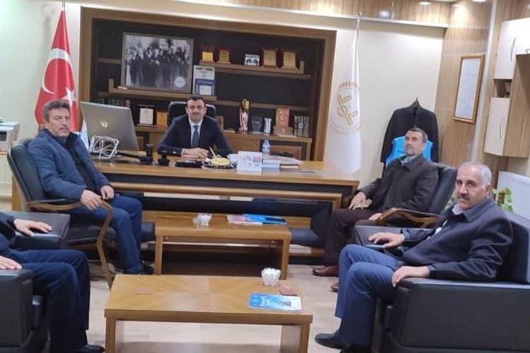 Çiçek'ten Müftü Özçelik'ten Ziyaret* Çiçek'ten Müftü Özçelik'ten Ziyaret*