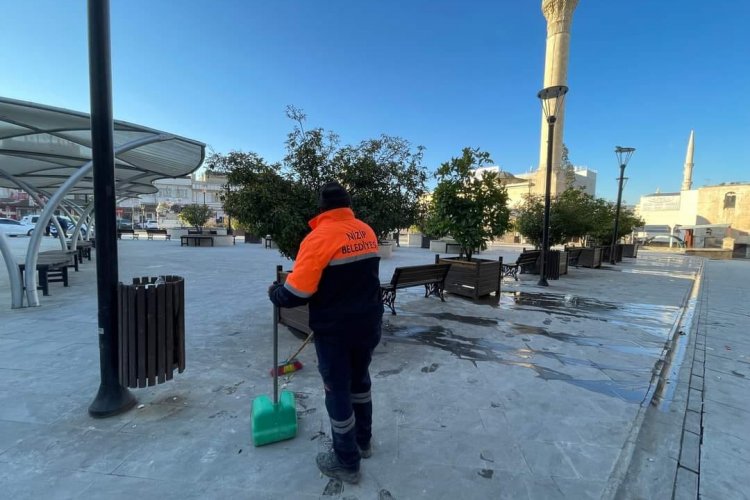 Belediye ekiplerinin temizlik çalışmaları devam ediyor