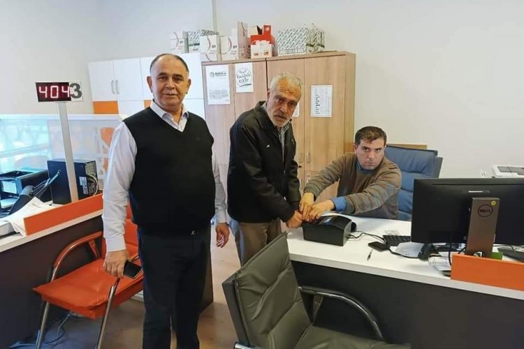 Huzurevi sakinlerine ''yeni çipli kimlik kartı'' hizmeti Huzurevi sakinlerine ''yeni çipli kimlik kartı'' hizmeti