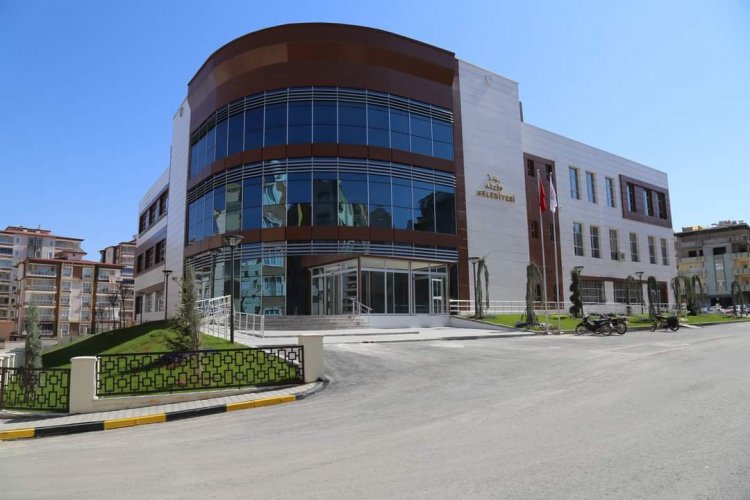 Nizip Belediyesi Sokak hayvanlarıyla ilgili harekete geçti Nizip Belediyesi Sokak hayvanlarıyla ilgili harekete geçti