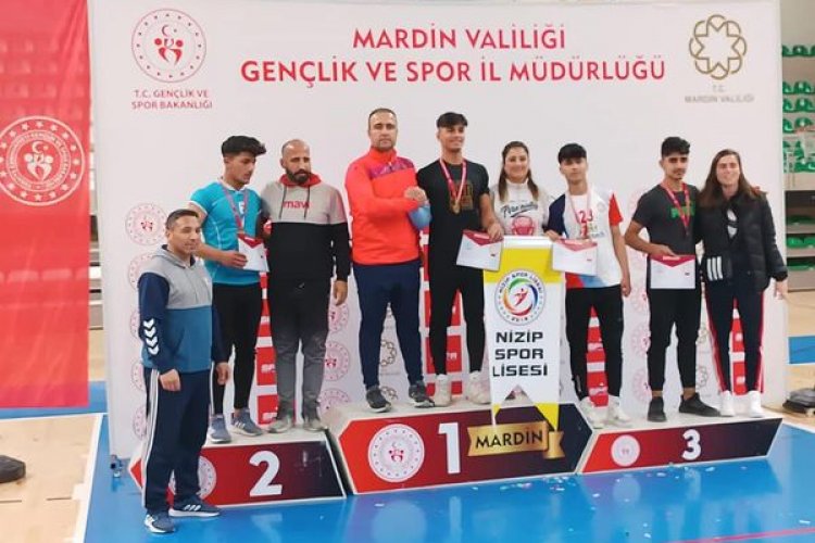 Nizip Spor Lisesi Bilek Güreşi Müsabakalarında 14 Madalya Kazandı Nizip Spor Lisesi Bilek Güreşi Müsabakalarında 14 Madalya Kazandı