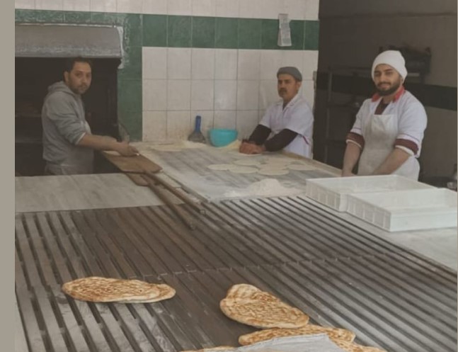 Sembol Pide Fırını  fırınında ekmek bedava dağıtılıyor