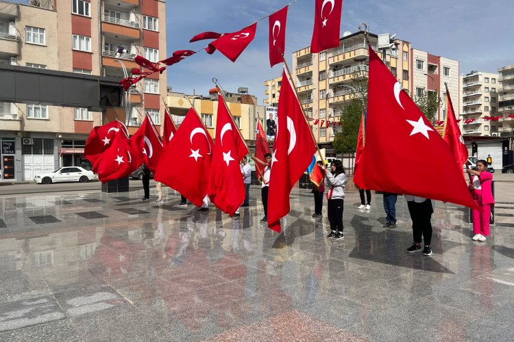 Nizip'te 23 Nisan Buruk Kutlandı Nizip'te 23 Nisan Buruk Kutlandı