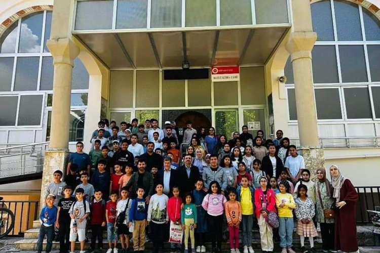 Cami-gençlik buluşmasi Cami-gençlik buluşmasi