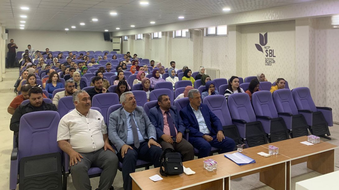 Rehber Öğretmenlerimiz ile LGS ve YKS Sınav Süreci Değerlendirme Toplantısı Yapıldı