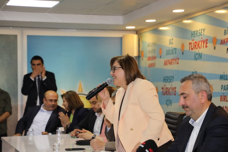AK Parti Milletvekillerinden Nizip'e teşekkür ziyareti AK Parti Milletvekillerinden Nizip'e teşekkür ziyareti