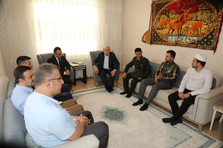 Çağlar ve Sarı’dan 15 Temmuz Gazisi ’ne ziyaret Çağlar ve Sarı’dan 15 Temmuz Gazisi ’ne ziyaret