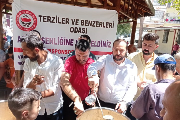 Nizip Belediyesi'nden aşure ikramı