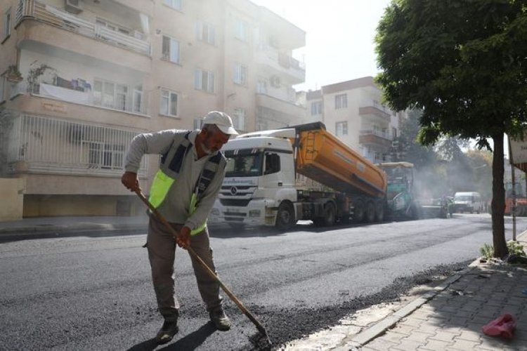 Ulus Caddesi'nde sıcak asfalt çalışması Ulus Caddesi'nde sıcak asfalt çalışması