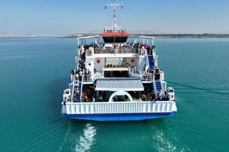 Feribot bu defa Nizipli hanımlar için hareket etti