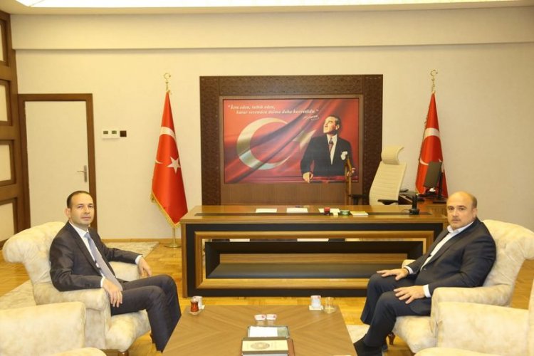 Belediye Başkanı Sarı’dan Kaymakam Uğurlu’ya ziyaret Belediye Başkanı Sarı’dan Kaymakam Uğurlu’ya ziyaret