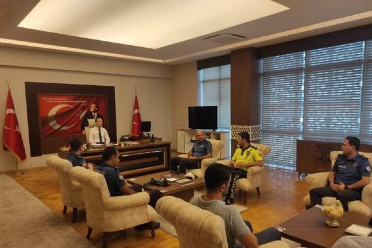 Belediye Başkanı Sarı’dan Kaymakam Uğurlu’ya ziyaret Belediye Başkanı Sarı’dan Kaymakam Uğurlu’ya ziyaret