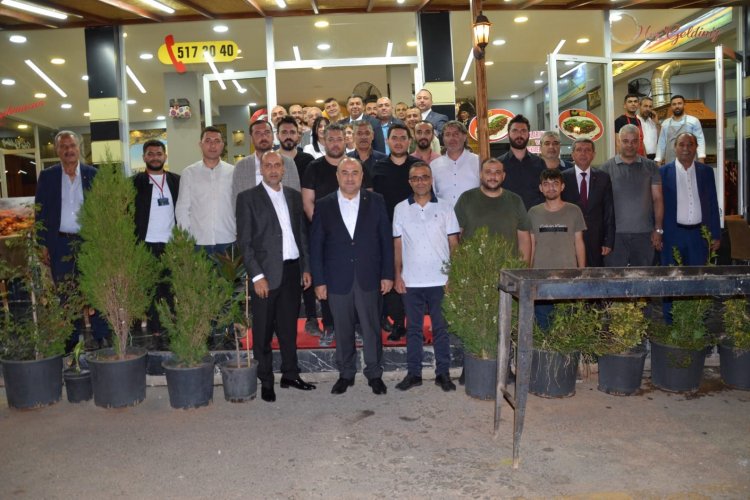 Nizip ticaret borsasi basin mensuplariyla yemekte bir araya geldi Nizip ticaret borsasi basin mensuplariyla yemekte bir araya geldi