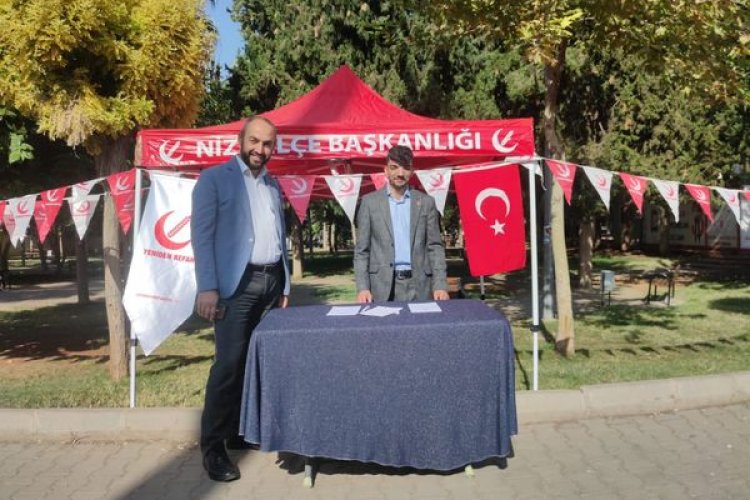 Yeniden Refah Partisi ilçe teşkilatı Nizip Hacı Okan Parkında stand açtı