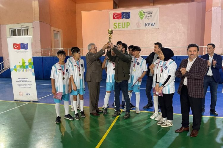 Nmtal ailesinde voleybol coşkusu