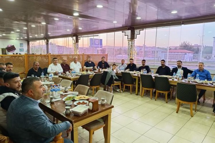 Erkunt Traktör Çalışanları İftarda Buluştu