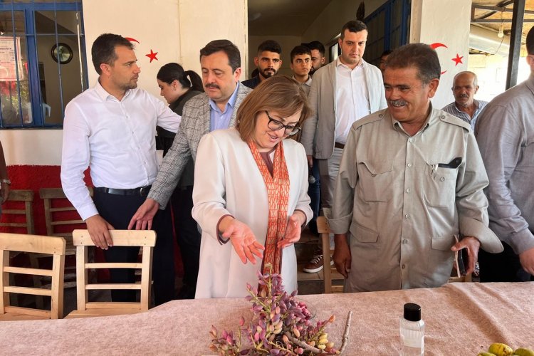 Ak Parti'den kırsal mahalle gezisi Ak Parti'den kırsal mahalle gezisi