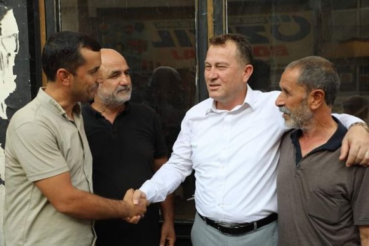Nizip Belediye Başkanı Ali Doğan, mahalle ziyaretleri kapsamında ziyaret ettiği muhta Nizip Belediye Başkanı Ali Doğan, mahalle ziyaretleri kapsamında ziyaret ettiği muhta