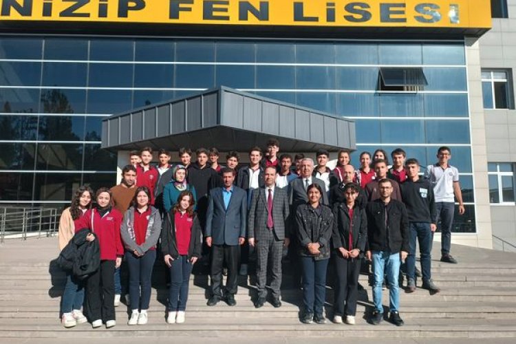 Nizip Kaymakamı ve İlçe Milli Eğitim Müdürü, Nizip Fen Lisesi'ni Ziyaret Etti Nizip Kaymakamı ve İlçe Milli Eğitim Müdürü, Nizip Fen Lisesi'ni Ziyaret Etti