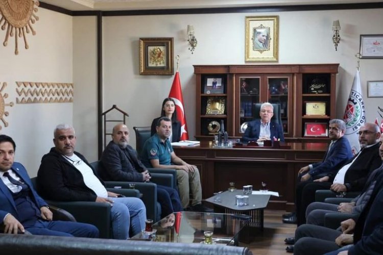 Nizip Gümrük Müdürü Bülent Bozoğlu, NTO’yu Ziyaret Etti: Ticaret İçin İşbirliği Vurgu Nizip Gümrük Müdürü Bülent Bozoğlu, NTO’yu Ziyaret Etti: Ticaret İçin İşbirliği Vurgu