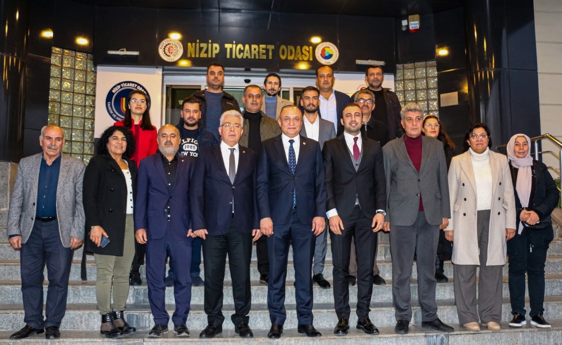 CHP Gaziantep Milletvekili Melih Meriç, İlçe Başkanı Murat Alagöz ve Yönetimi Nizip T
