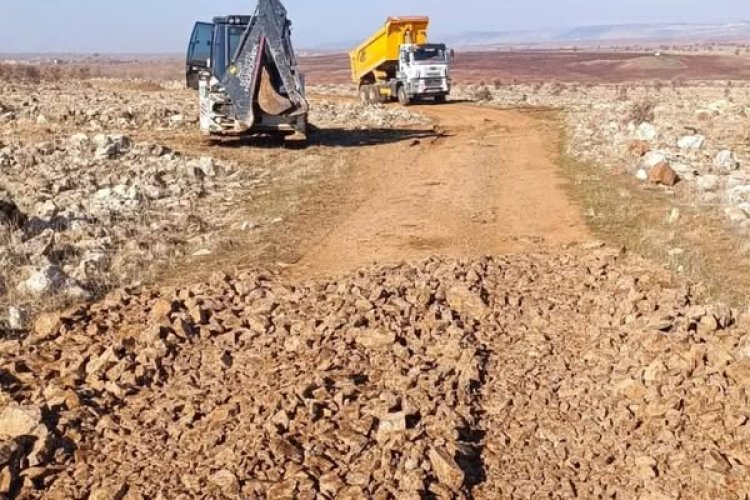 Nizip Belediyesi'nden Ulaşım Atağı: Yol Bakım ve Yenileme Çalışmaları Tüm Hızıyla Dev Nizip Belediyesi'nden Ulaşım Atağı: Yol Bakım ve Yenileme Çalışmaları Tüm Hızıyla Dev