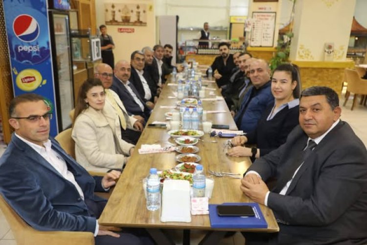 Belediye Başkanı Ali Doğan, gazetecilerle bir araya geldi. Belediye Başkanı Ali Doğan, gazetecilerle bir araya geldi.