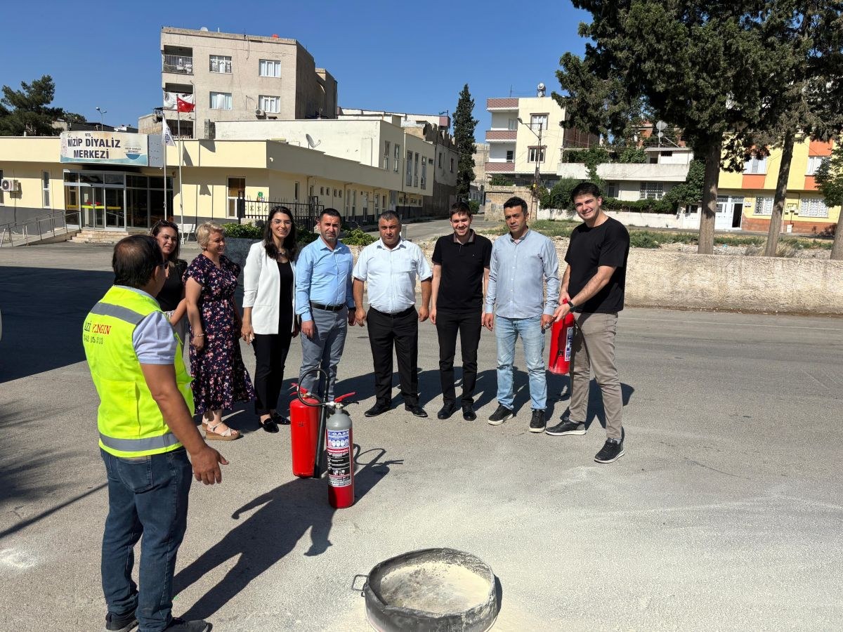 Nizip ticaret odasi personeline yangin söndürme tatbikati gerçekleştirildi