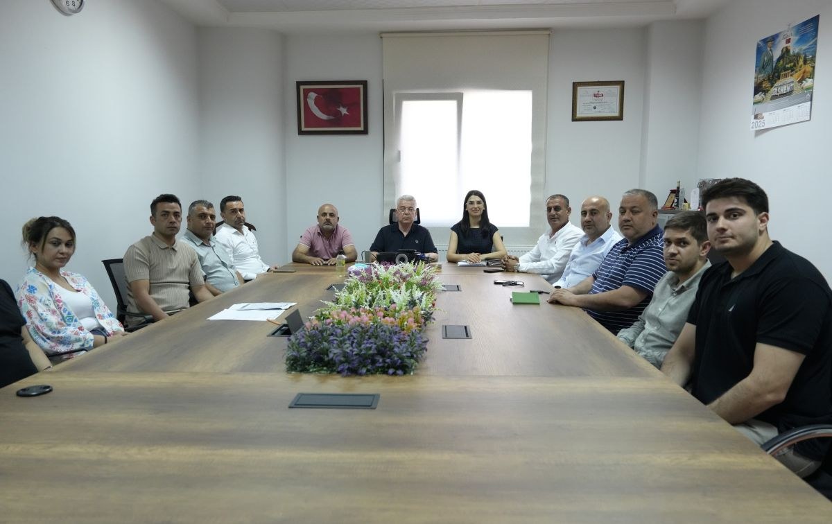 Nizip ticaret odasi’nda yönetim ve personel istişare toplantisi gerçekleştirildi