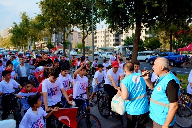 Nizip’te 15 Temmuz Şehitleri İçin 251 Bisikletle Anlamlı Pedal: Yaz Kur’an Kursu Öğre