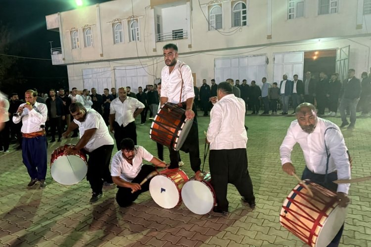 Resul İnal’ın Kına Gecesi Siyaset ve İş Dünyasını Buluşturdu Resul İnal’ın Kına Gecesi Siyaset ve İş Dünyasını Buluşturdu