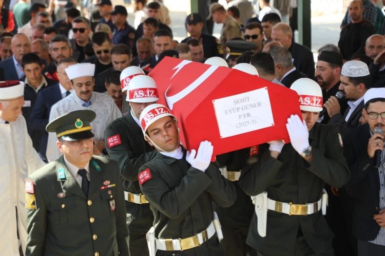 Şehit Piyade Er Eyüp Güner, Nizip’te Son Yolculuğuna Uğurlandı Şehit Piyade Er Eyüp Güner, Nizip’te Son Yolculuğuna Uğurlandı