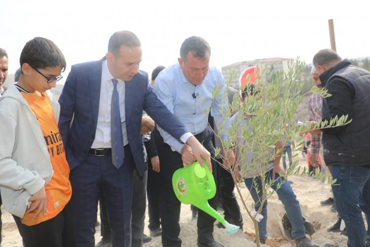 11 Kasım Milli Ağaçlandırma Günü’nde Nizip’te “Geleceğe Nefes” Olundu 11 Kasım Milli Ağaçlandırma Günü’nde Nizip’te “Geleceğe Nefes” Olundu