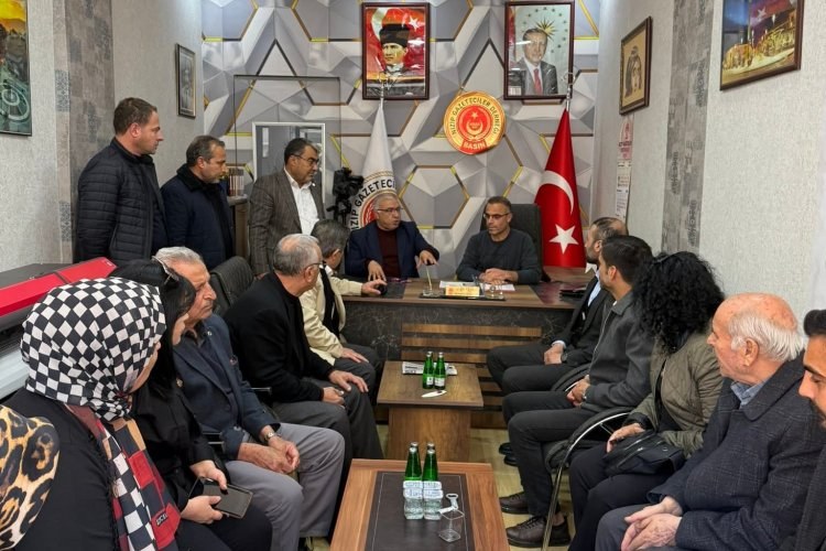 Chp nizip ilçe başkanliğindan gazeteciler derneği’ne ziyaret Chp nizip ilçe başkanliğindan gazeteciler derneği’ne ziyaret